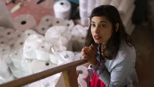 "חתונה מנייר": אגרוף בבטן, מלווה בליטוף