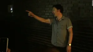 דרמה בתיאטרון: מה גרם לשחקן המועמד לאוסקר לעצור את ההצגה באמצע? צפו