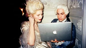 מדהים: תמונות נדירות של שחקנים מאחורי הקלעים