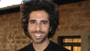 אורי חזקיה בארץ ה"פלאות"