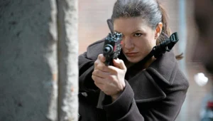 אישה קשה: כוכבת "בגידה כפולה" הולכת מכות