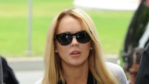 לינדזי לוהן מפוטרת