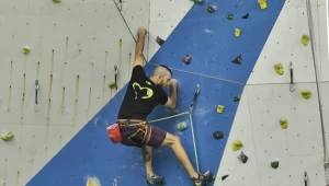 "איבדתי אצבעות - הרווחתי כנפיים": סיפורו של האלוף בטיפוס