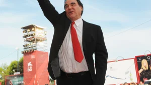 אוליבר סטון מתנצל: "היהודים לא שולטים בתקשורת"