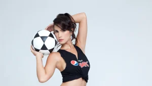 איך הסלבס שומרים על בטן שטוחה?