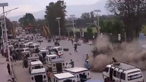 הרגע שהאדמה רעדה: סרטונים שלא נראו מהרעידה בנפאל (אזהרת צפייה)