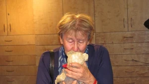 "הבובה שהצילה אותי": ניצולים מספרים על הצעצועים שעזרו להם לעבור את התופת