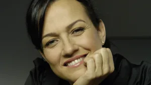 צופית גרנט עולה למתקפה