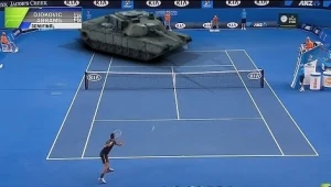 קרב ענקים: כוכב הטניס ג'וקוביץ משחק נגד טנק