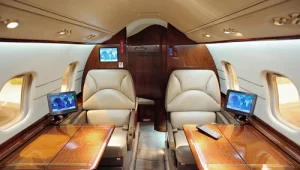 בגלל ההפסדים: יצרנית בלקברי מוכרת מטוס פרטי