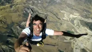 גוגל מציגה: צניחה חופשית מבעד למשקפיים החכמים