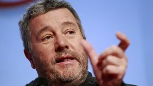 הסיפור המוזר על אפל ופיליפ סטארק