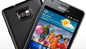 גלקסי S2 ניצח את אייפון 4S בתחרות טלפון השנה