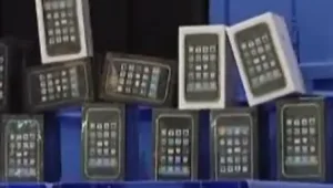 חוגגים יום הולדת: עשור לאייפון הראשון