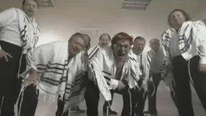 חדשות הרשת: האוליגרכים של אוקראינה שרים ליידי גאגא