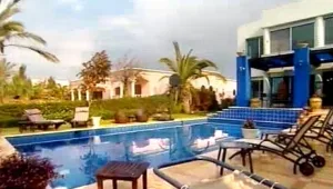 ביקור בית: איך נראה בית ב-14.5 מיליון שקלים בקיסריה?