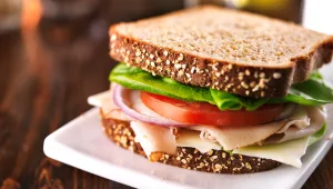 טעים ובריא: 7 ארוחות כשרות בלי לחם או מצות