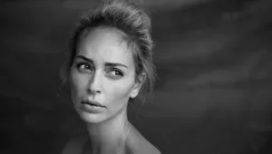 מירי בוהדנה עולה על שמלת כלה ומסבירה: איך זה להיות עם גבר שנשוי לאחרת, ולמה אין לה צורך בחתונה?