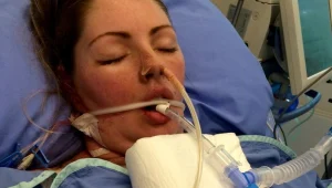 אם צעירה כמעט מתה ואיבדה את השד שלה בגלל משחק מחניים