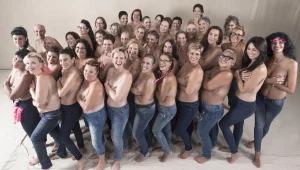 אם הייתי ממתינה לא הייתי בתמונה - הפשיטה 40 נשים ישראליות כדי להעביר את המסר הזה