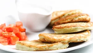 מה עדיף: סופגניה או לביבה? ואיך אפשר להפוך את לביבות חנוכה לבריאות ומזינות?