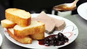 מתכון לפטה כבד עוף עם רוטב דובדבנים