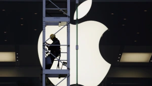 רגע לפני: התפתחות מפתיעה במשפט שמנהל ה-FBI נגד אפל
