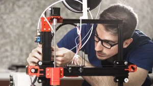 יוצרים מתוך אהבה: הכירו את הגאונים הישראלים שמפתחים המצאות בשביל הכיף (ולא בשביל הכסף)