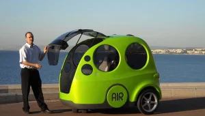 צפו: הכי זול שיש - מכונית שנוסעת על אוויר