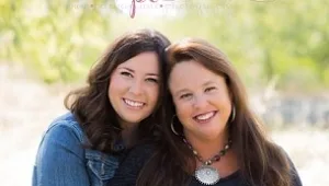 מניקה את נכדה: האימא בת ה-48 שילדה את תינוק ביתה