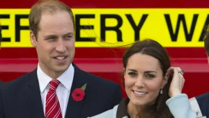 סוף סוף: קייט מידלטון חושפת בטן היריון