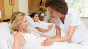 מה תפקידה של הדוּלה לאחר הלידה?