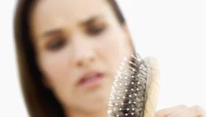 סקפטית? נשירת שיער לא רק בעיה גברית