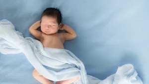 למה התינוק שלי עדיין לא עומד והולך?