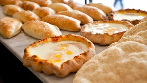 מתכון למאפה עם רוטב עגבניות וביצה