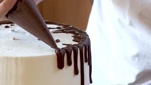 זילופים, קישוטים ובצק סוכר: טרנד עיצוב העוגות שכבש את ישראל