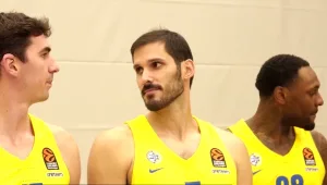 אחרי עשור ב-NBA: עומרי כספי חוזר לקבוצה שבה גדל