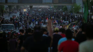 93 הרוגים בהפגנות האלימות בעיראק; הוסר העוצר בבגדאד