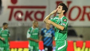 אריק בנאדו פורש מכדורגל באופן מיידי