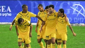 פלייאוף עליון: מכבי תל אביב ניצחה את מכבי נתניה 1:4 בבלומפילד