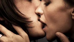 המדריך המלא לנשיקת סילבסטר מושלמת