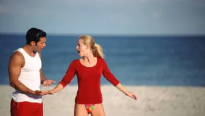 צפו בסרטון: נשים מטרידות מינית גברים