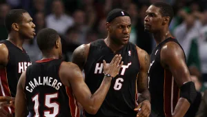 לברון ג'יימס או דירק נוביצקי: מי יהיה המנצח הגדול של סדרת הגמר?