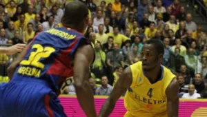 יורוליג: מכבי תל אביב ניצחה את קאחה 81:83 עם סל ניצחון של ג'רמי פארגו