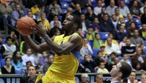 ליגת לוטו: מכבי תל אביב ניצחה בקושי את הפועל חולון 79:85 בבית