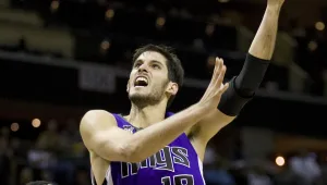 עמרי כספי קלע תשע נקודות בהפסד סקרמנטו לטורונטו 118:112