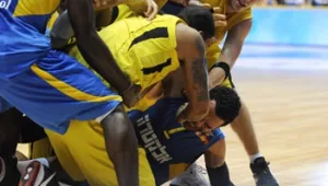 קטטה המונית בגמר הגביע. בנקס, טראוויס, סופו ובלו הורחקו