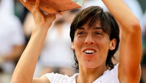 פרנצ'סקה סקיאבונה זכתה ברולאן גארוס לאחר ניצחון 4:6, 6:7 על סמנתה סטוסור