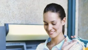 מחאה אחת פחות: ירידה של 60 אגורות בתשלום הממוצע על העו"ש ברבעון הראשון