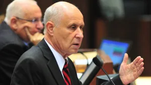 "אני לא מבין מדוע אזרחים מתקוממים נגד הקוטג' ולא נגד שירות ממשלתי גרוע"